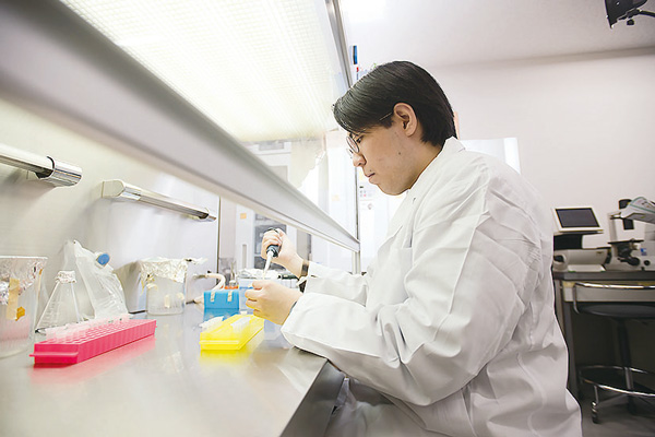 �������w������